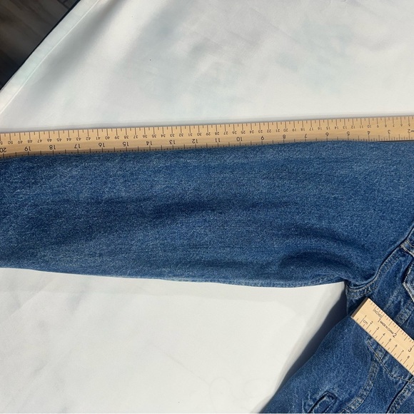 GAP Vintage Classic Blue Denim Jacket size 34 pre owned Exellent condition. - Picture 5 of 6